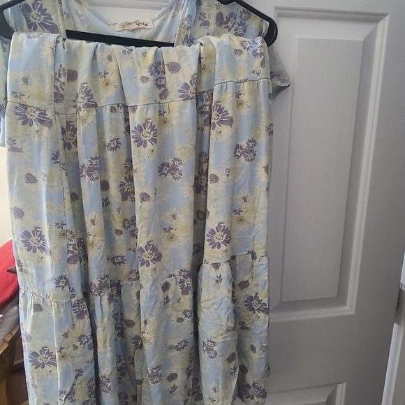 Rewind brand crop top and skirt set - Picture 3 of 4